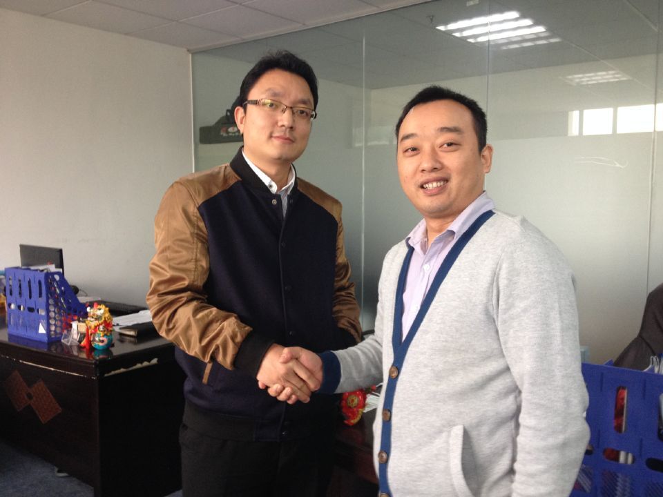 東勝物流，深圳客戶合影留念