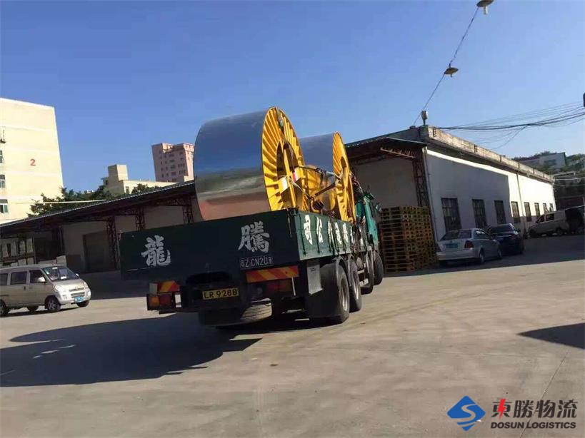 深圳到香港的吊機(jī)車；深圳到香港吊臂車運(yùn)輸；大陸到香港吊機(jī)車運(yùn)輸