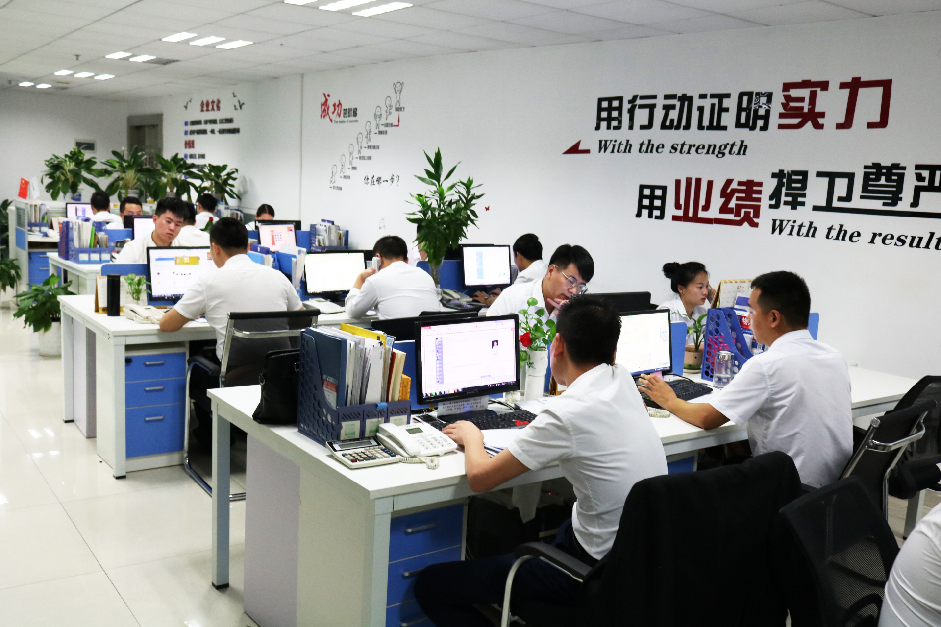 深圳到香港物流費(fèi)用一覽表，深圳到香港新界物流公司-深圳東勝物流員工辦公區(qū)域